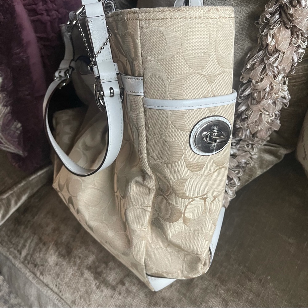 Authentic Coach Tote - Picture 7 of 9